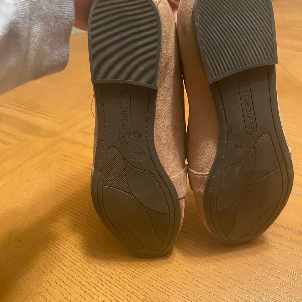 Liz Clairborne flat shoes - Picture 3 of 3
